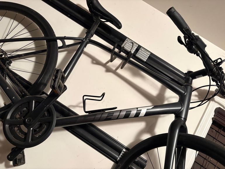 Used Giant Escape 2 Disc 2020 2020 Urban, Light Gray — image 5 of 6