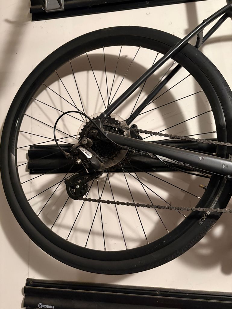 Used Giant Escape 2 Disc 2020 2020 Urban, Light Gray — image 4 of 6