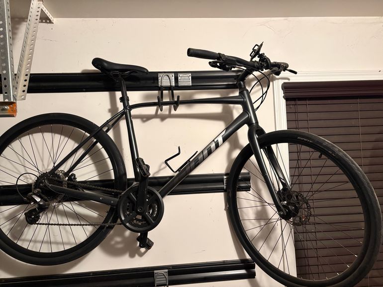 Used Giant Escape 2 Disc 2020 2020 Urban, Light Gray — image 6 of 6