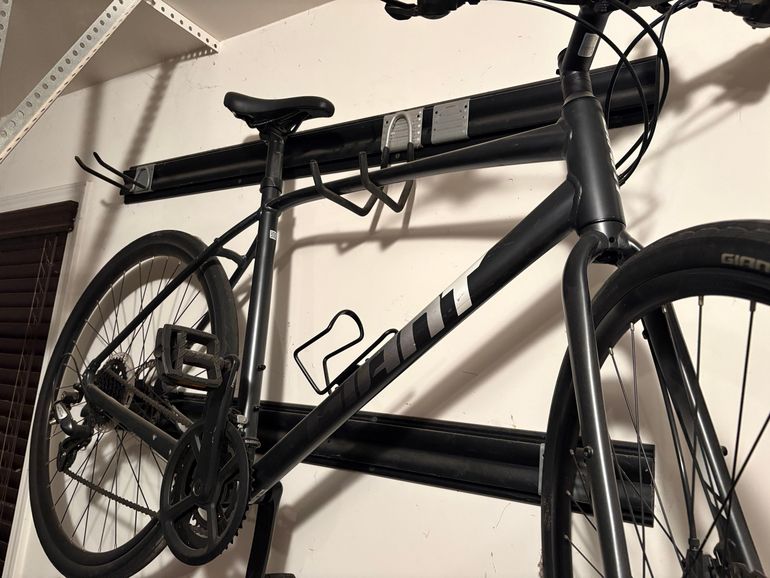 Used Giant Escape 2 Disc 2020 2020 Urban, Light Gray — image 1 of 6