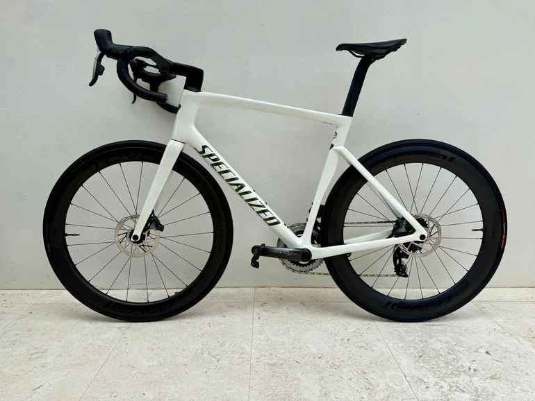 Used Specialized Tarmac SL7 Pro - SRAM Force eTap AXS 2022 2022 Road & Gravel, White — image 2 of 9