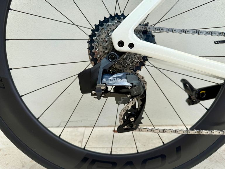 Used Specialized Tarmac SL7 Pro - SRAM Force eTap AXS 2022 2022 Road & Gravel, White — image 6 of 9