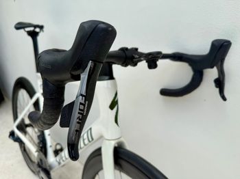 Used Specialized Tarmac SL7 Pro - SRAM Force eTap AXS 2022 2022 Road & Gravel, White — image 3 of 9