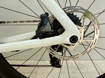 Used Specialized Tarmac SL7 Pro - SRAM Force eTap AXS 2022 2022 Road & Gravel, White — image 8 of 9