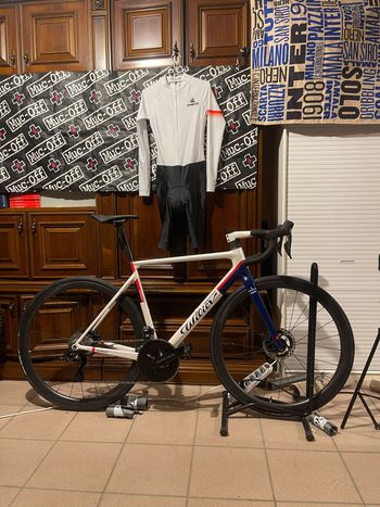 Used Wilier Verticale SLR SHIMANO DURA ACE Di2 R9270 2025 2025 Racefiets & gravel
