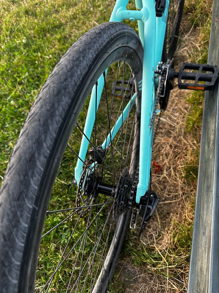 Used Bianchi C Shimano Acera 2022 Road & Gravel, Blue — image 2 of 3