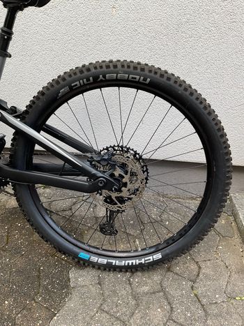 Used Canyon Neuron 7 2021 2021 Mountainbike, Black, 27.5, 29 — image 2 of 16
