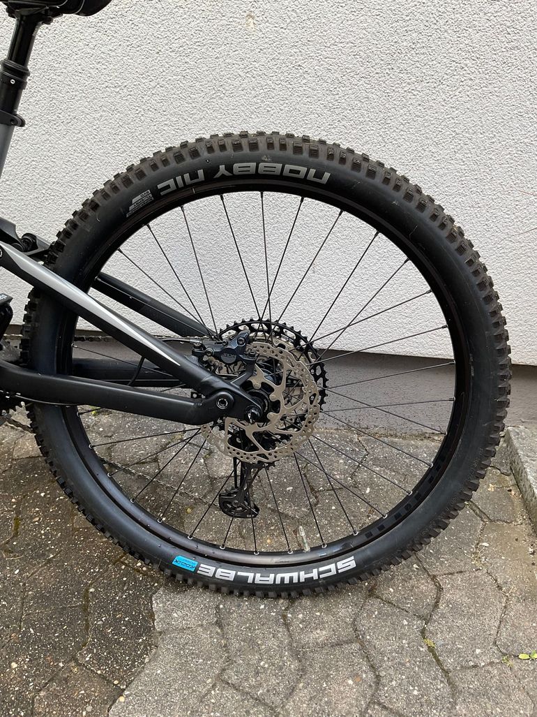 Used Canyon Neuron 7 2021 2021 Mountainbike, Black, 27.5, 29 — image 2 of 16