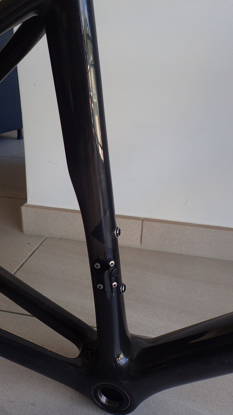 Used Specialized S-Works Tarmac SL6 Disc - Dura Ace Di2 2023 Frameset 2023 Road & Gravel, Hellgrau — image 9 of 10