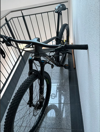 Used Orbea ALMA M20 2024 2024 Mountainbike, Schwarz, 29 — image 3 of 6