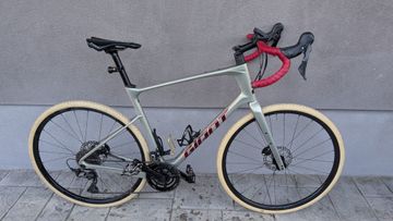 Used Giant Revolt Advanced 2 2022 2022 Road & Gravel, Light Gray — image 6 of 6