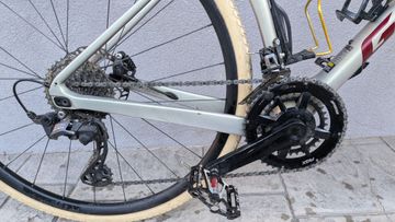 Used Giant Revolt Advanced 2 2022 2022 Road & Gravel, Light Gray — image 3 of 6