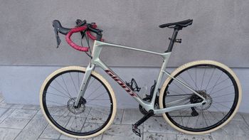 Used Giant Revolt, Advanced 2 2021 2021 Road & Gravel