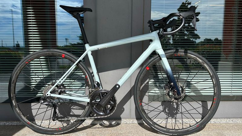 Used Specialized Aethos Pro - Shimano Ultegra Di2 2025 2025 Road & Gravel