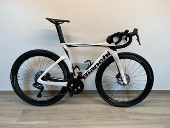 Used Bianchi Oltre Comp Ultegra Di2 2024 2024 Road & Gravel — image 7 of 32
