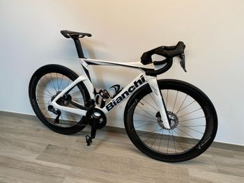 Used Bianchi Oltre Comp Ultegra Di2 2024 2024 Road & Gravel — image 31 of 32