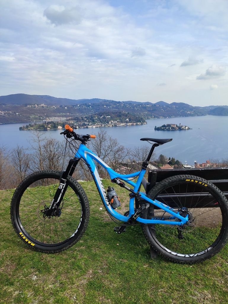 Used Specialized Stumpjumper FSR Comp EVO 650b 2015 2015 Mountainbike, Blue, 27.5 — image 1 of 4