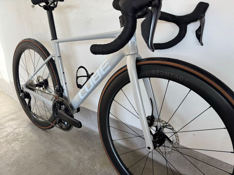Used CUBE LITENING AIR C:68X, PRO 2025 2025 Road & Gravel, Hellgrau — image 3 of 7