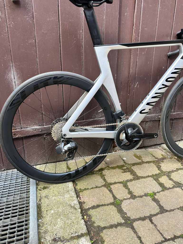 Used Canyon Aeroad SRAM Rival eTap AXS 2024 Road & Gravel — image 2 of 9