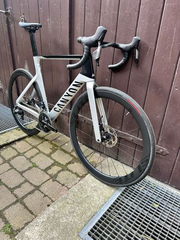 Used Canyon Aeroad SRAM Rival eTap AXS 2024 Road & Gravel — image 5 of 9