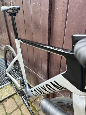 Used Canyon Aeroad SRAM Rival eTap AXS 2024 Road & Gravel — image 6 of 9
