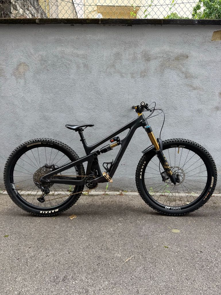 Used Yeti SB150 T2 2021 2021 Mountainbike — image 1 of 10