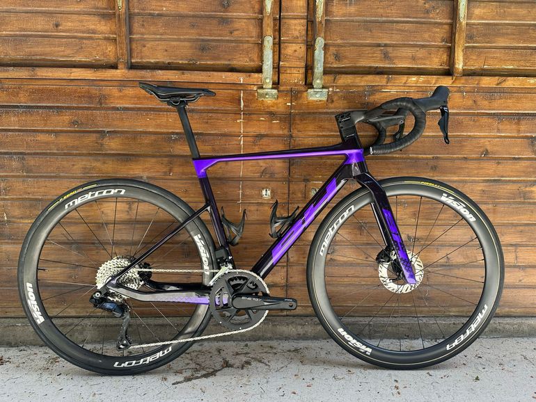 Used BH Bikes Ultralight Shimano 105 Di2 2025 Road & Gravel — image 1 of 16