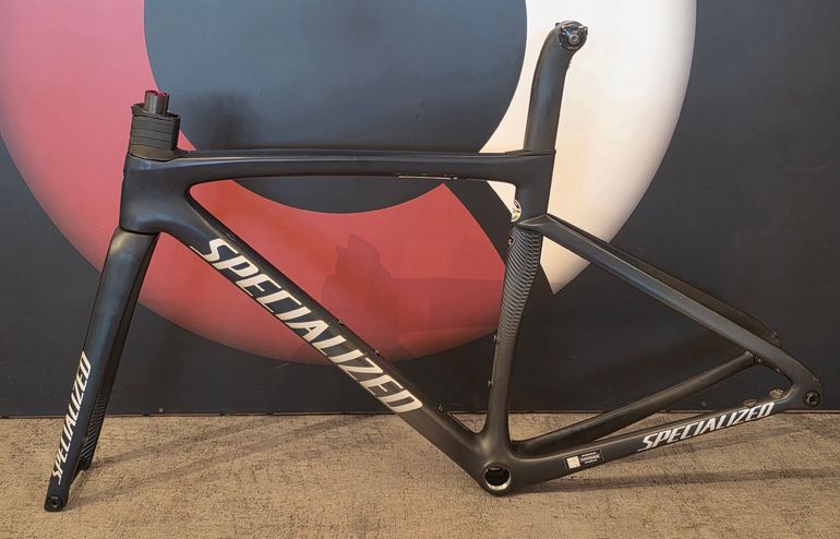 Used Specialized Tarmac SL7 Comp - Rival eTap AXS 2023 Frameset 2023 Road & Gravel, Light Gray — image 5 of 13