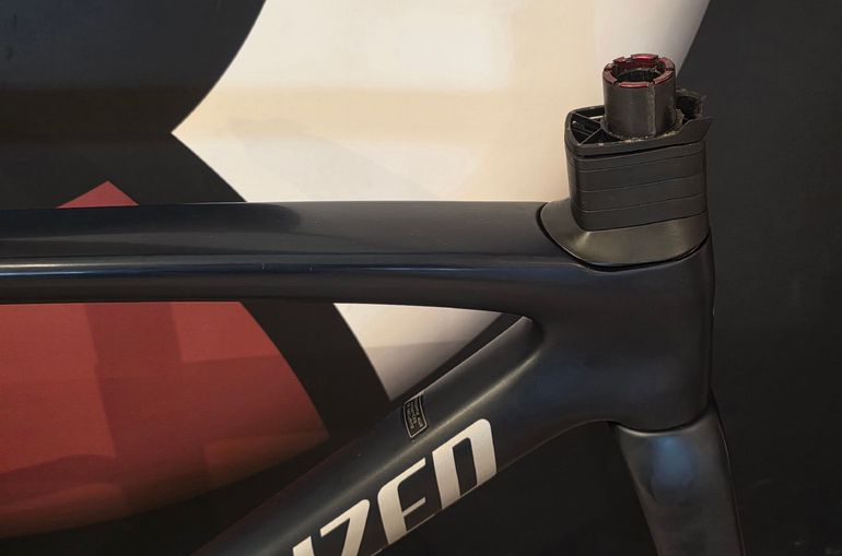 Used Specialized Tarmac SL7 Comp - Rival eTap AXS 2023 Frameset 2023 Road & Gravel, Light Gray — image 9 of 13