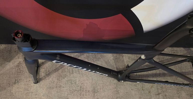 Used Specialized Tarmac SL7 Comp - Rival eTap AXS 2023 Frameset 2023 Road & Gravel, Light Gray — image 3 of 13