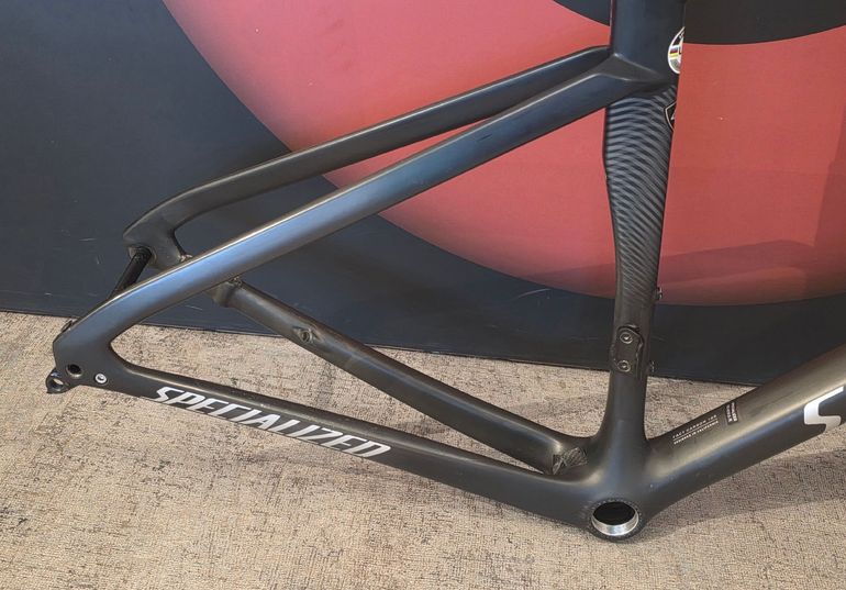 Used Specialized Tarmac SL7 Comp - Rival eTap AXS 2023 Frameset 2023 Road & Gravel, Light Gray — image 12 of 13