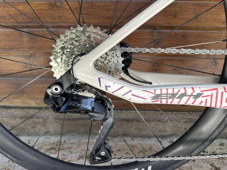 Used BH Bikes Ultralight Shimano 105 Di2 2025 Road & Gravel, White — image 3 of 14