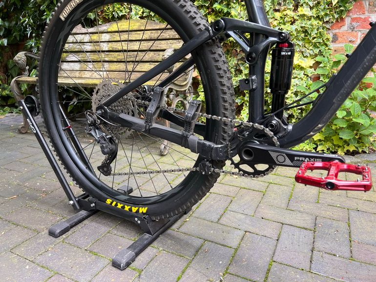 Used Giant Stance Shimano Deore 2023 Mountainbike, Black, 29 — image 6 of 13