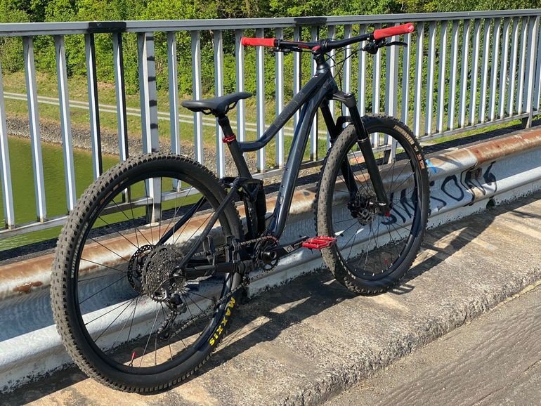 Used Giant Stance Shimano Deore 2023 Mountainbike, Black, 29 — image 1 of 13