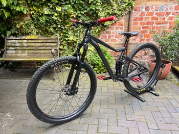 Used Giant Stance Shimano Deore 2023 Mountainbike, Black, 29 — image 9 of 13