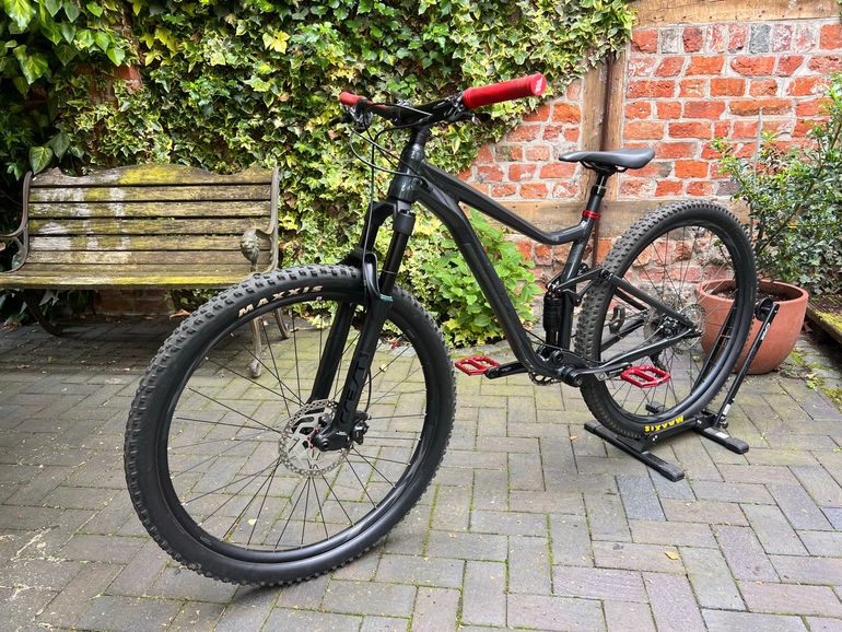 Used Giant Stance Shimano Deore 2023 Mountainbike, Black, 29 — image 9 of 13