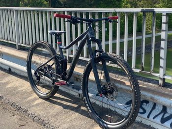 Used Giant Stance Shimano Deore 2023 Mountainbike, Black, 29 — image 10 of 13