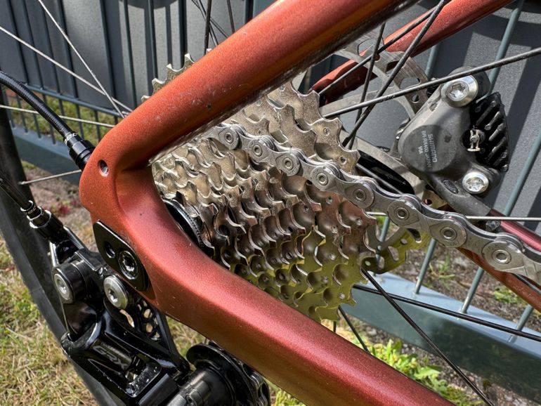 Used Giant Revolt Advanced 3 2024 2024 Road & Gravel, Rot — image 7 of 14