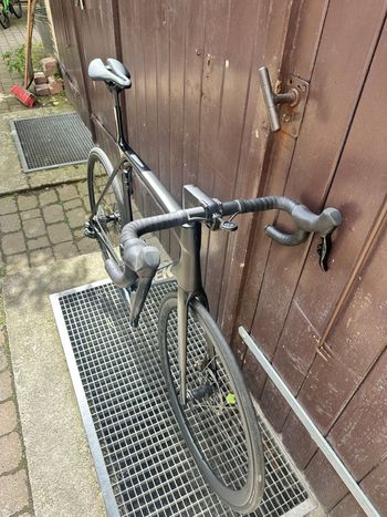 Used Trek Madone SL 5 Gen 8 2025 2025 Road & Gravel — image 3 of 6