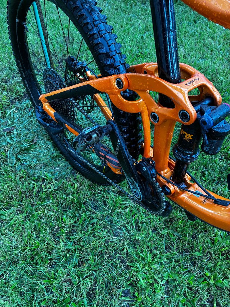 Used Giant Reign 1 2019 2019 Mountainbike, Orange, 27.5 — image 5 of 5