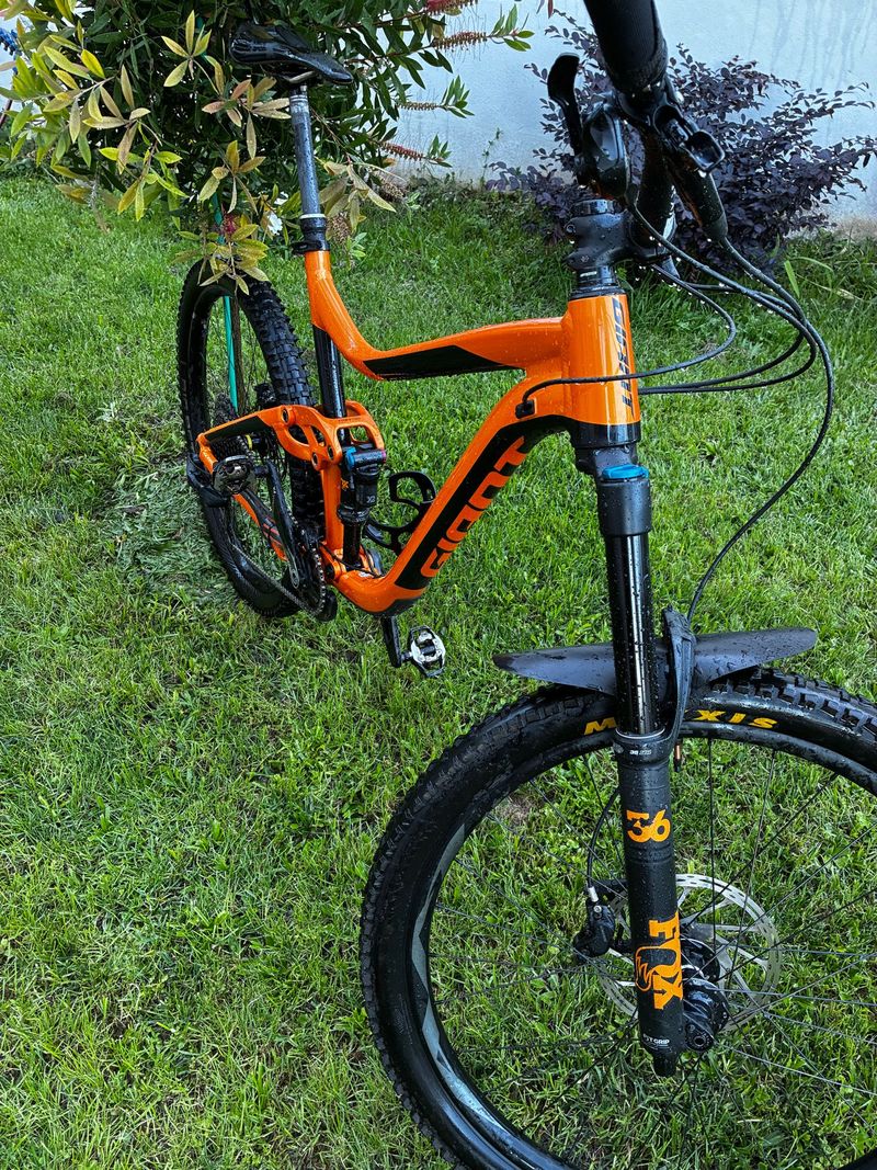 Used Giant Reign 1 2019 2019 Mountainbike, Orange, 27.5 — image 2 of 5