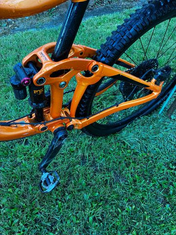 Used Giant Reign 1 2019 2019 Mountainbike, Orange, 27.5 — image 4 of 5