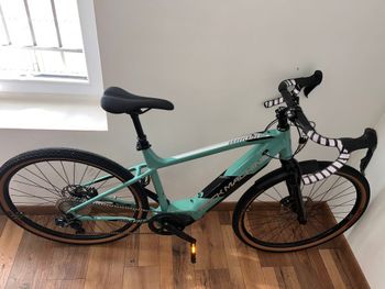 Used Rock Machine GRAVELRIDE INT E700 DI2 - 2023 - L 2023 Road & Gravel, Light Gray — image 3 of 27