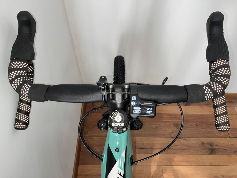 Used Rock Machine GRAVELRIDE INT E700 DI2 - 2023 - L 2023 Road & Gravel, Light Gray — image 12 of 27