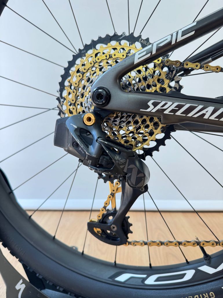 Used Specialized Specialized Epic Expert 2022 Taglia L 2022 Mountainbike, Black — image 6 of 28