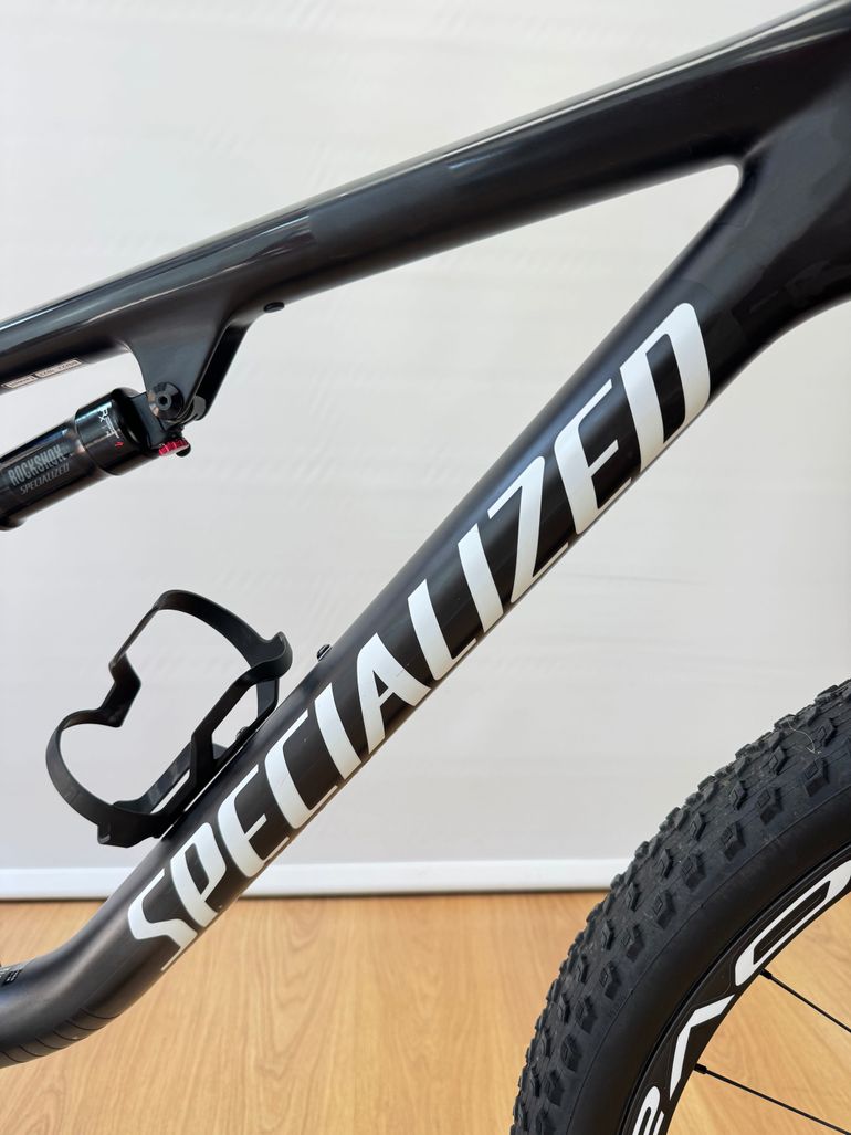 Used Specialized Specialized Epic Expert 2022 Taglia L 2022 Mountainbike, Black — image 16 of 28