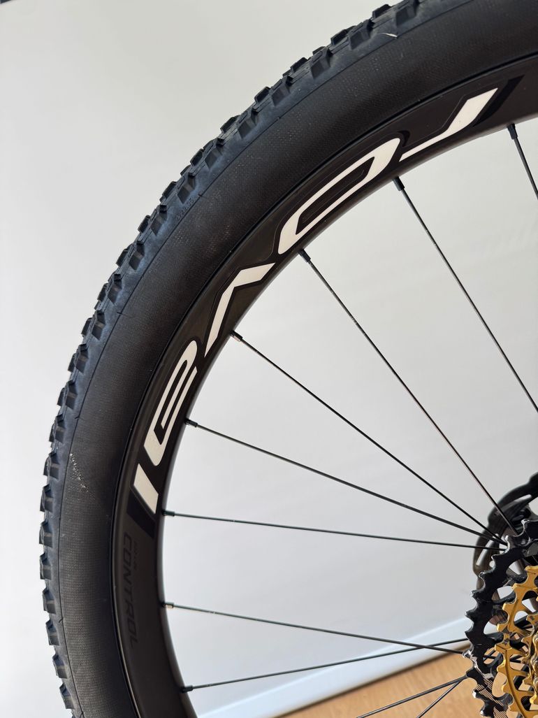 Used Specialized Specialized Epic Expert 2022 Taglia L 2022 Mountainbike, Black — image 8 of 28