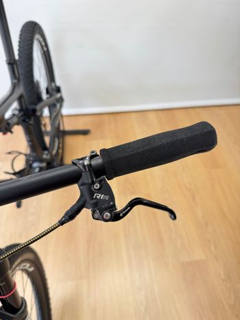 Used Specialized Specialized Epic Expert 2022 Taglia L 2022 Mountainbike, Black — image 23 of 28