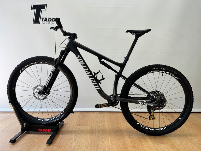 Used Specialized Specialized Epic Expert 2022 Taglia L 2022 Mountainbike, Black — image 3 of 28