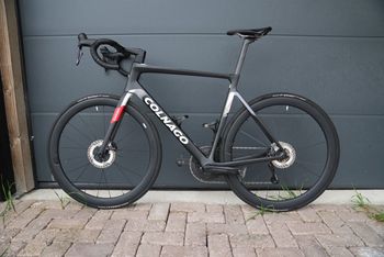 Used Colnago V4Rs Shimano Ultegra Di2 2025 2025 Road & Gravel — image 2 of 11